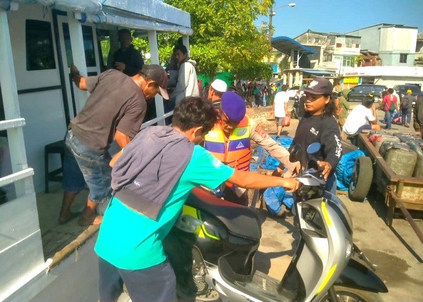 Satpolairud Polres Pelabuhan Makassar Wujudkan Pelayaran Aman dan Nyaman di Paotere