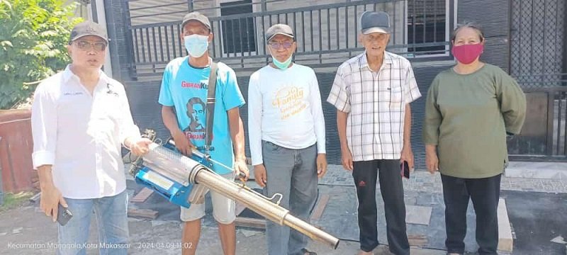 DPW Gibranku Sulsel Lakukan Fogging di Puri Taman Sari