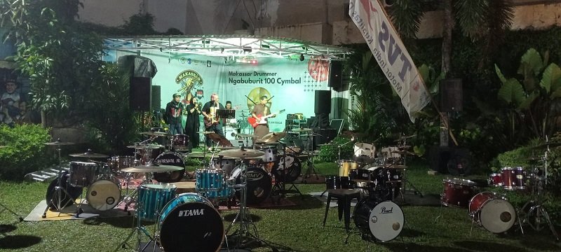 Makassar Drummers Guncang Musisi Makassar Dengan Parade 100 Cymbal