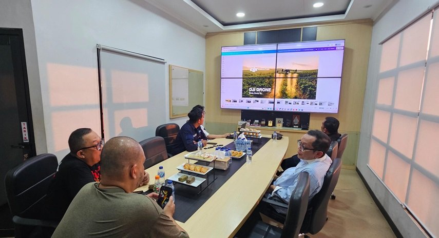UIT Makassar Kembali Perluas Jejaring Kolaboratifnya di Dunia Industri, Tandatangan Kerja Sama Strategis dengan PT Solusi Intek Indonesia