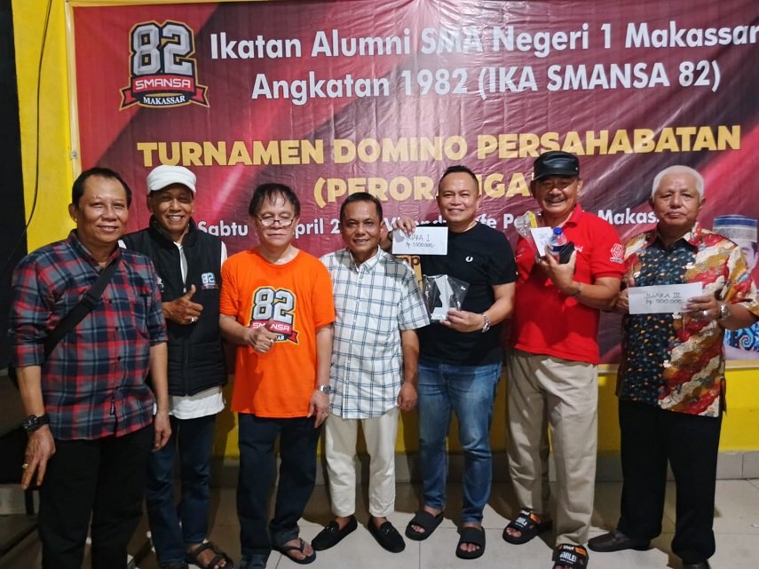 Gebrakan Meja Penuh Tawa: Ratusan Alumni SMANSA 82 Makassar Unjuk Gigi di Turnamen Domino