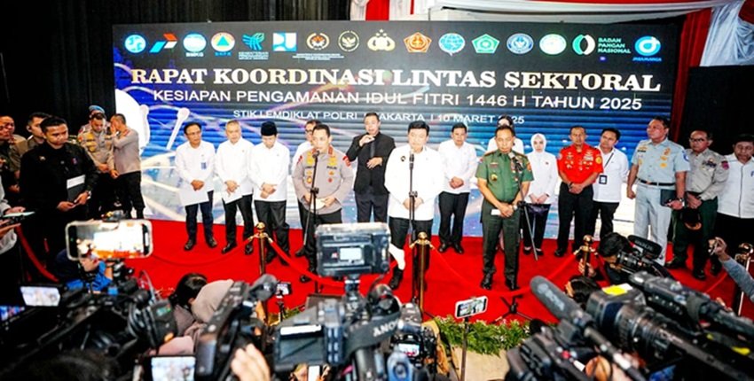Polri Buka Hotline 110, Kapolri Ingatkan Masyarakat Untuk Tidak Sungkan Melapor