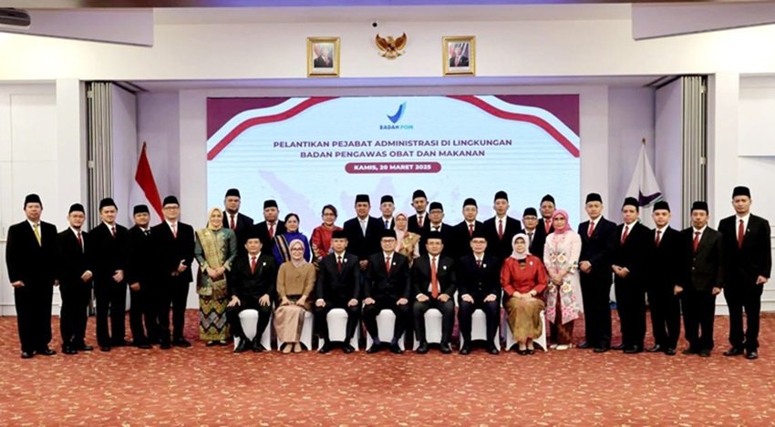 Taruna Ikrar Lantik 24 Pejabat Struktural BPOM dan Berikan Apresiasi Atas Kenaikan Status 13 Balai