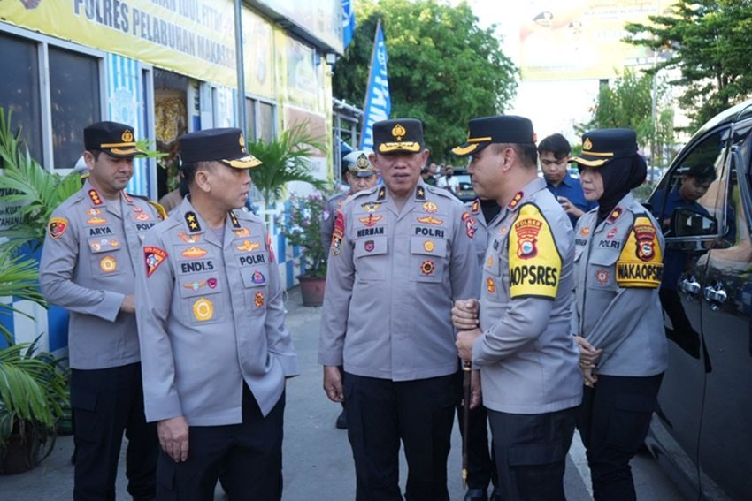 Pastikan Kelancaran Operasi Ketupat 2025, Kapolres Pelabuhan Makassar Dampingi Tim Mabes Polri Lakukan Pengecekan Pospam