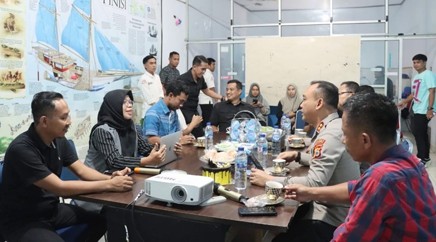 Pemimpin Redaksi Harian Radar Selatan Sambut Hangat Ķunjungan Silaturahmi Kapolres Bulukumba