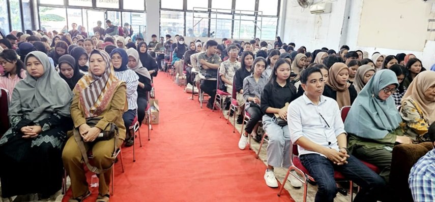 Perayaan Milad ke-24 UIT Berlangsung Meriah, Kepala LLDIKTI Sultanbatara Terima Penghargaan Alumni Terbaik dan Inovatif
