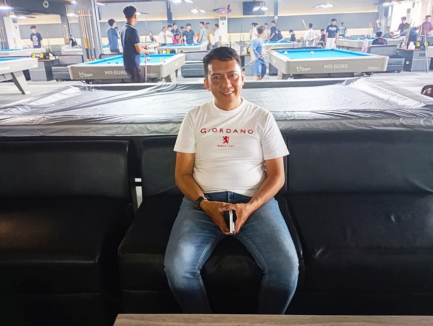 Rahmat. SE, Manager Operasional Dragon Biliard and Cafe