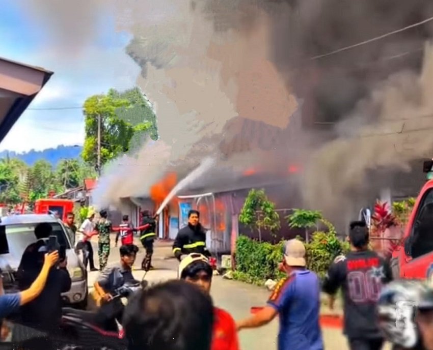 Sijago Merah Ngamuk, Tiga Rumah Warga Habis Terbakar, Tidak ada Korban Jiwa