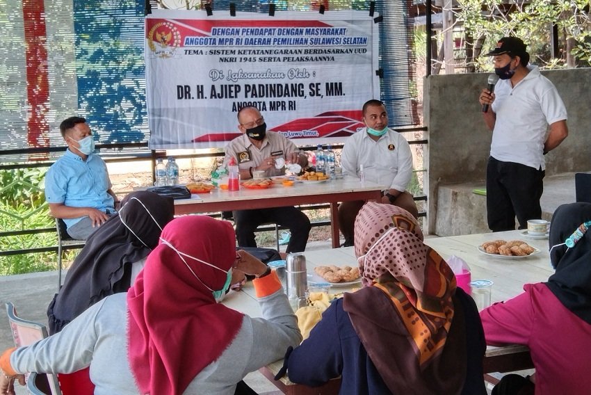 Ajiep Padindang Gelar Dengar Dengar Pendapat Dengan Penyuluh KB Desa dan Pekerja Sosial Di Lutim