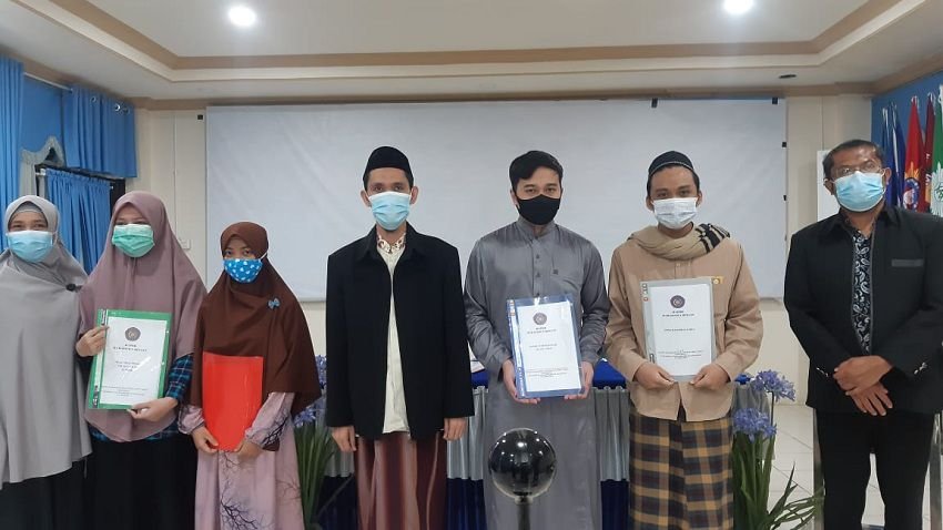 208 Mahasantri Asmadina Unismuh Makassar Terima Rapor Semester Ganjil 2020/2021