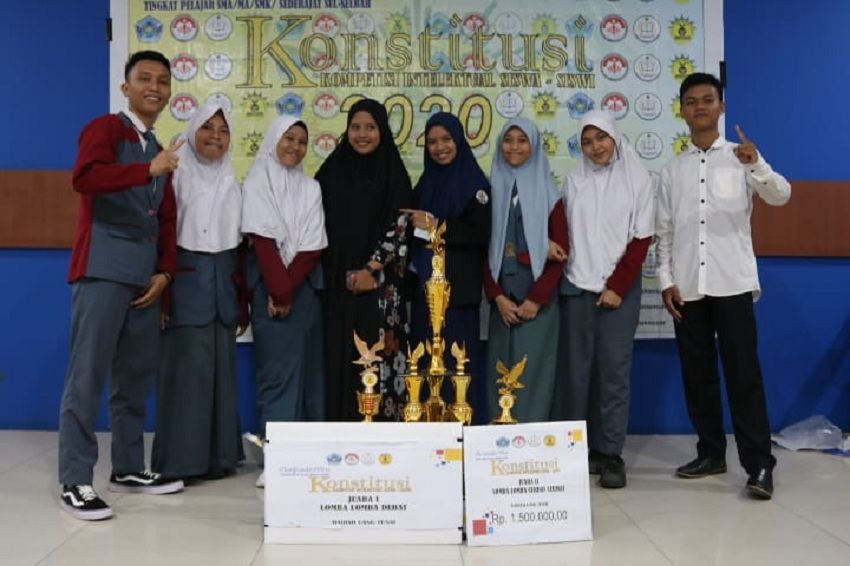 SMAN 1 Polewali dan SMAN 1 Maros Juara Olimpiade Konstitusi Hima PPKn Unismuh Makassar