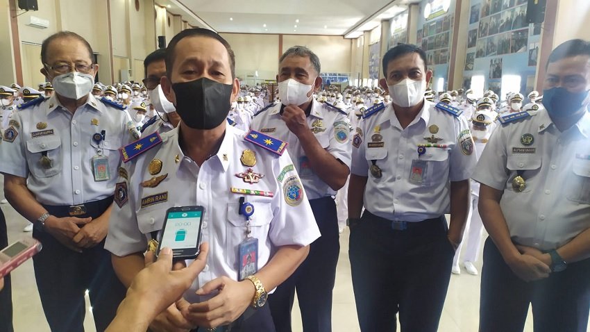 Direktur Polimarim Lantik 263 Taruna Baru, 2022 Akan Buka 4 Prodi Baru