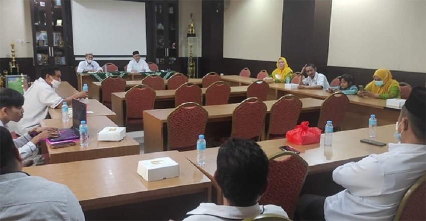 Suasana rapat panitia wisuda