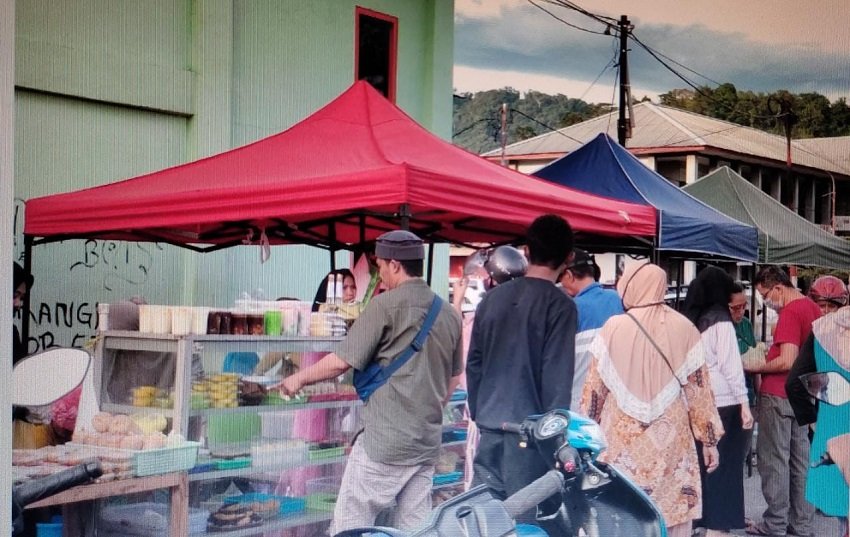 Inilah Jajanan Berbuka Puasa Di Pasar Tingkat Serui Papua