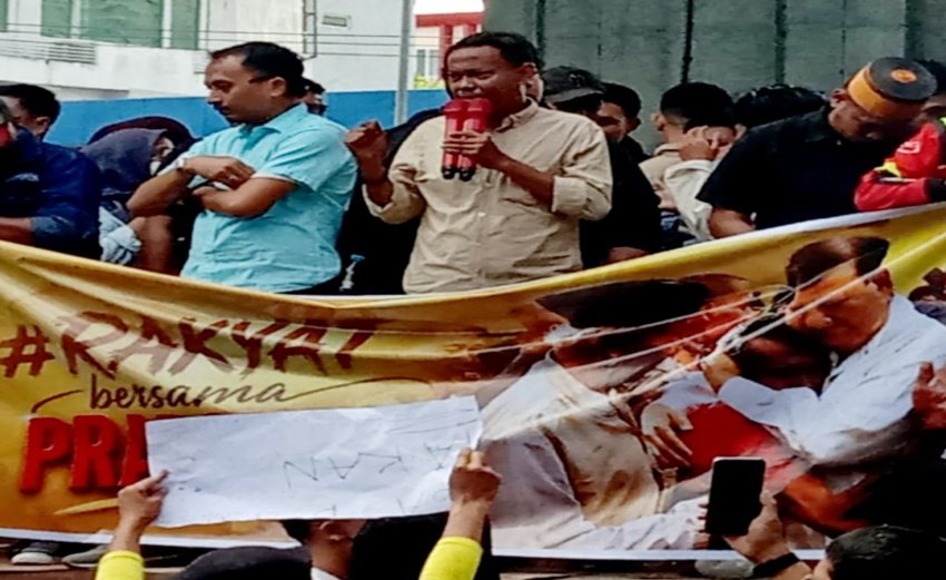 Dukung Program Pro-Rakyat Prabowo, Ribuan Massa Aliansi Rakyat Sulsel Kepung DPRD dengan Aksi Damai
