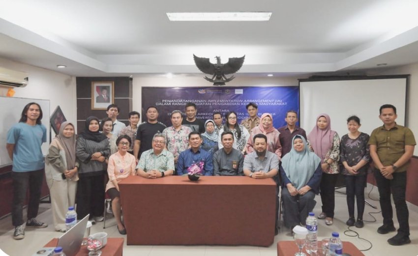 FIB Unhas dan Hotel Losari Beach Makassar Bersinergi Lestarikan Koleksi Keramik Bersejarah