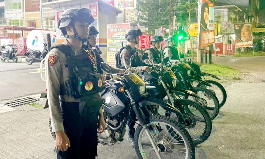 Hadirkan Kamtibmas Kondusif, Satsamapta Polres Pelabuhan Makassar Gencar Lakukan Patroli Malam