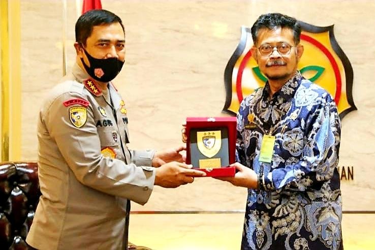 Kabaharkam Polri dan Menteri Pertanian Jajaki Kerja Sama Pemanfaatan Lahan Tidur untuk Ketahanan Pangan