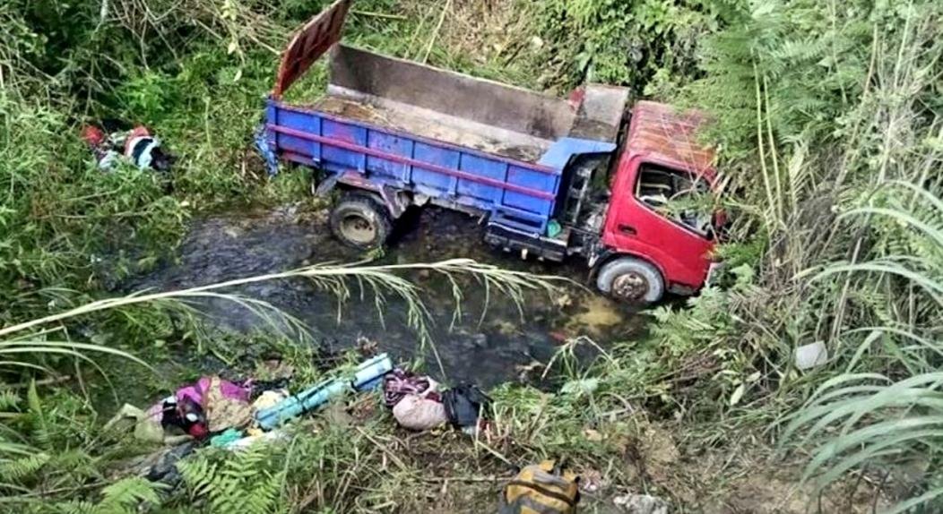 Truk Pengangkut Pengungsi Gempa Mamasa Terjun ke Jurang