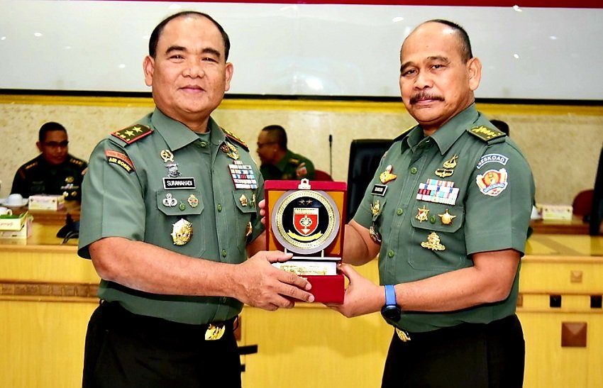Pangdam Hasanuddin : Tugas Komandan Satuan Bukan Buat Masalah Tetapi Pecahkan Masalah
