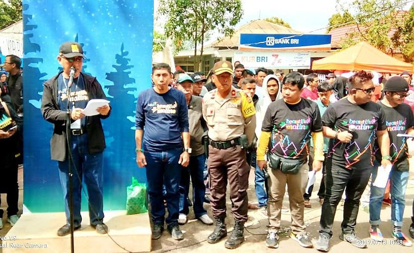 Kadis Pariwisata dan Kabag Ops Polres Gowa Lepas Peserta Karnaval Budaya Beautiful Malino