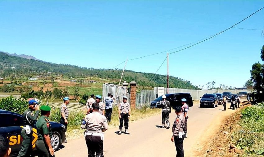 Sambut RI-4, Kapolres Gowa Pimpin Langsung Tugas Pengamanan di Kebun Bunga Krisan