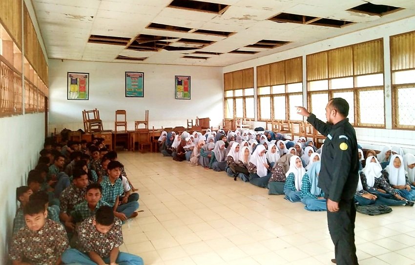 Lazis BMH Berikan Trauma Healing di SMAN 1 Asera Konawe Utara
