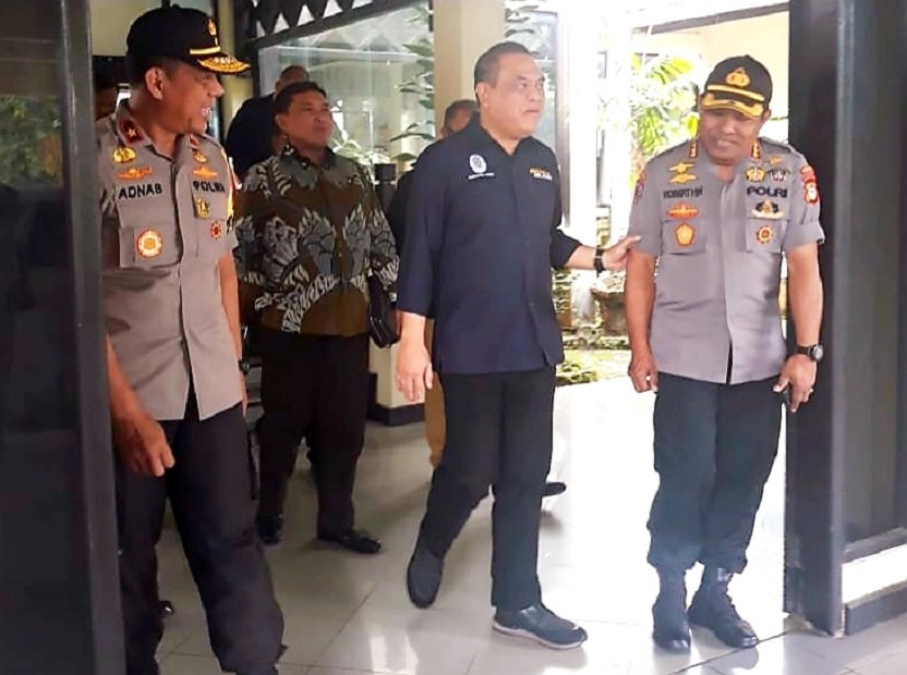 Menpan RB dan Rombongan Tiba di Bandara Lama