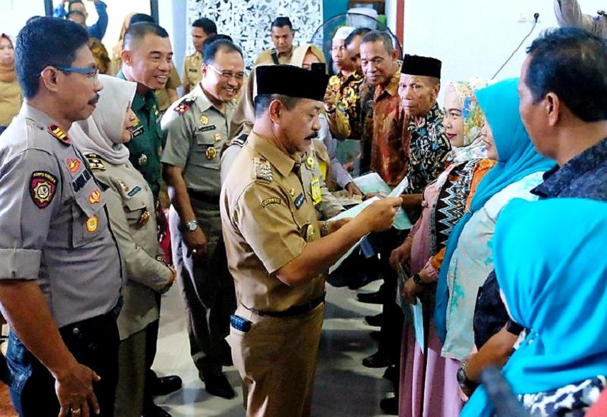 Lagi, Pemkab Gowa Serahkan Santunan dan Bantuan Logistik di Bungaya