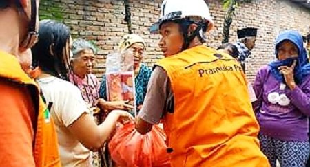 Pramuka Peduli Sulsel Salurkan Bantuan ke Titik Longsor di Gowa