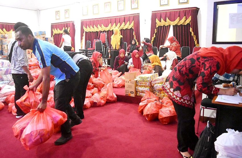 Tim Kemensos : Tidak Salah Jika Relawan Diberi Makan di Posko