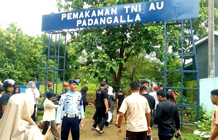 Jenazah Taruna ATKP Makassar Dimakamkan di Pemakaman TNI AU Padangalla Maros