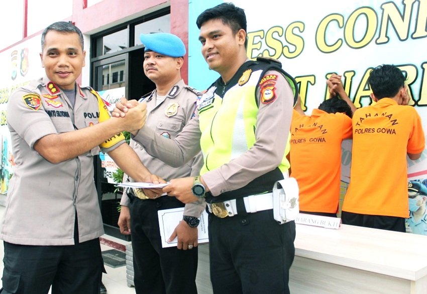Polantas di Gowa Ciduk Dua Pelaku Penyalahgunaan Narkotika