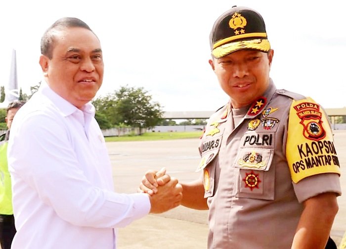 Kapolda Sulsel Jemput Menpan RB di Lanud Hasanuddin